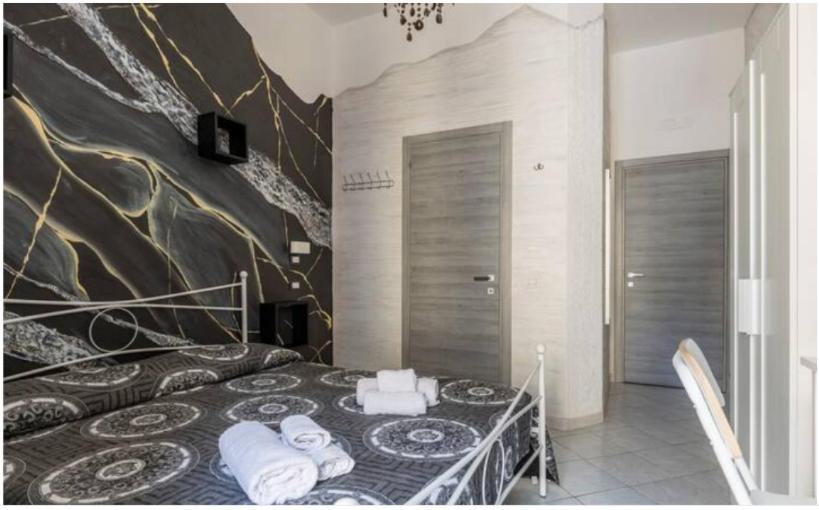 In The Center Rooms Naples Exterior photo
